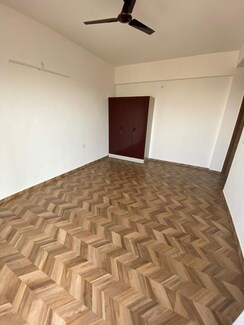 3.5 BHK + Servant Room Apartment For Sale in Tata La Vida