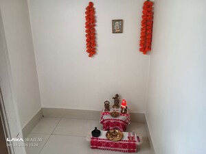 Furnished Amenities in 4 BHK Apartment at Geeta Nagar – for Sale