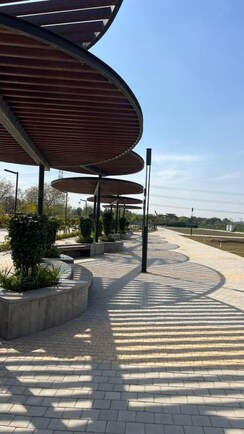 Land For Sale in Paras Arcade 114