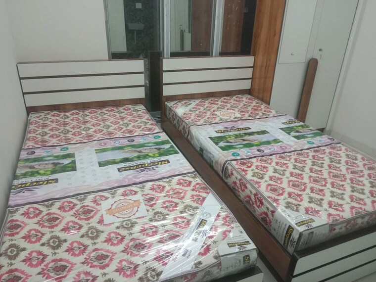 Room, jogeshwari east Pg For Girls In Jogeshwari East 10132013