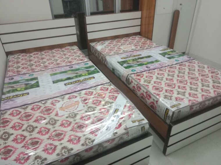 Room, jogeshwari east Pg For Girls In Jogeshwari East 10132013