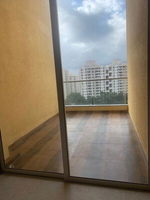 Room in 2 BHK Apartment at Ganga Platino, Kharadi – for Rent