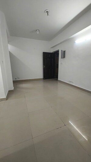 Room in 2 BHK Apartment at Supertech Cape Town, Sector 74 – for Sale