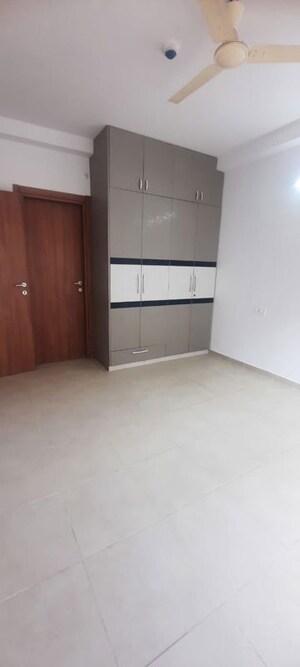 Room in 2 BHK Apartment at Bhartiya Nikoo Homes, Thanisandra Main Road – for Rent