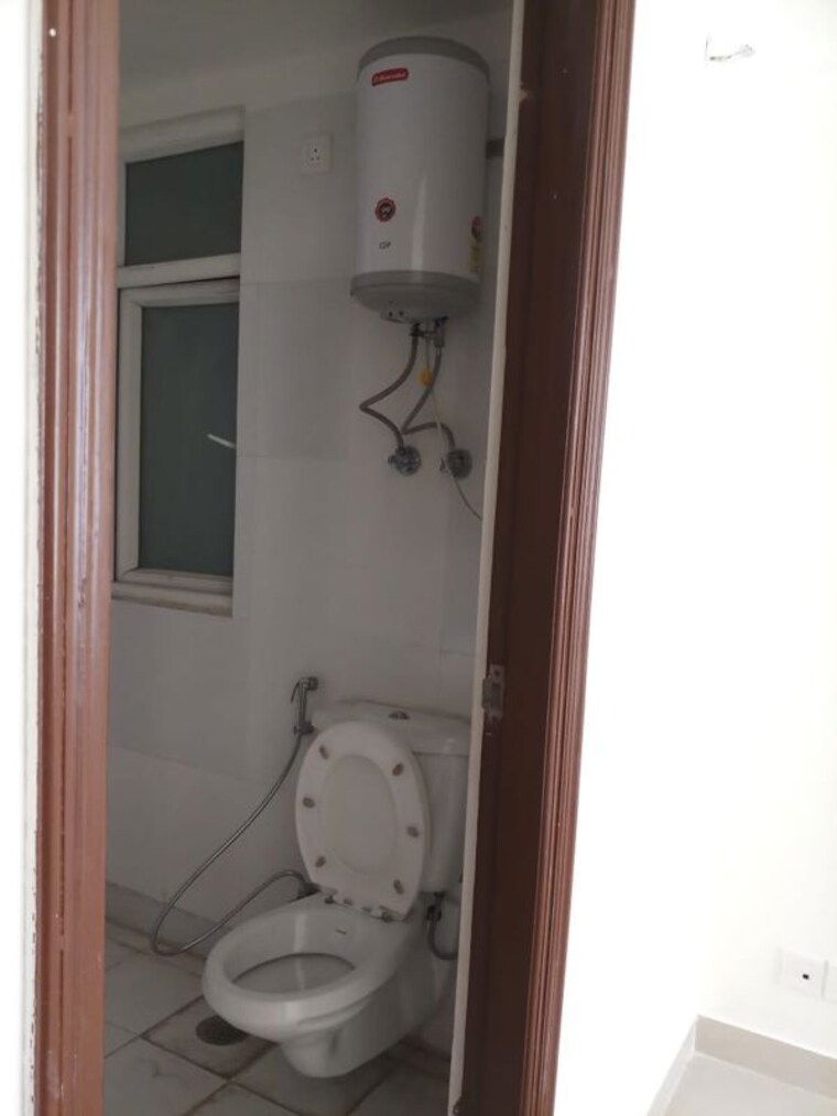 Bathroom, ramprastha-city-the-edge-towers 3 Bedroom 1770 Sq.Ft. Apartment In Sector 37d Gurgaon 10132278
