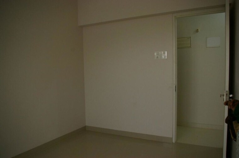 Room, ravi-estate 2 Bedroom 700 Sq.Ft. Apartment In Pokhran Road No One Thane 10132372