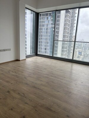 Room in 4 BHK Apartment at Rustomjee Crown, Prabhadevi – for Rent