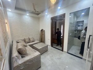 Living Room in 1 BHK Builder Floor at Ansal Sushant Lok I, Sector 43 – for Rent