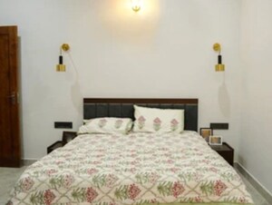  Pg For Rent in Vineet Khand