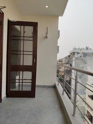 Staircase in 3 BHK Builder Floor at Sector 45 – for Rent