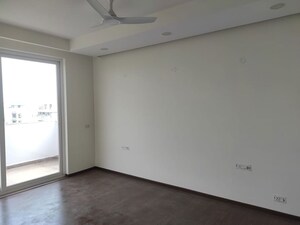Room in 3.5 BHK Apartment at Ram Shanti Apartment, Sector 52 – for Rent