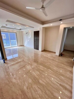 Room in 3 BHK Builder Floor at Ansal Sushant Lok I, Sector 43 – for Rent