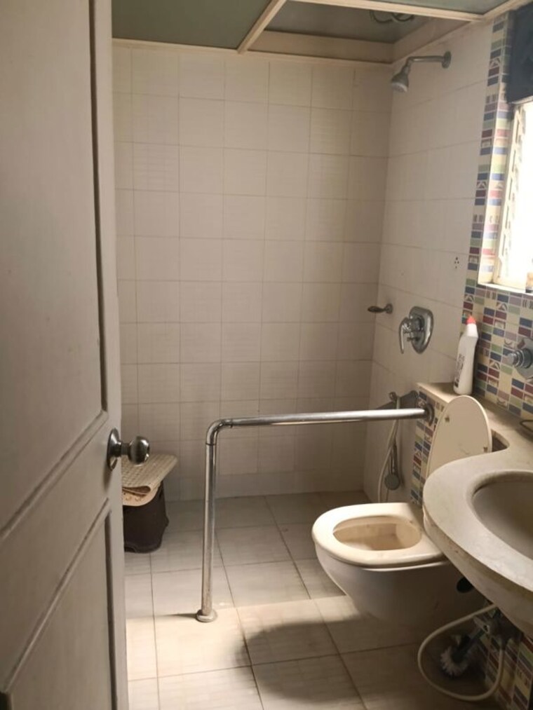 Bathroom, rachana-gold-coast 3 Bedroom 3200 Sq.Ft. Penthouse In Pashan Pune 10132825