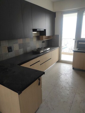 Kitchen in 3.5 BHK Apartment at Parsvnath Presidency, Sector 52 – for Rent