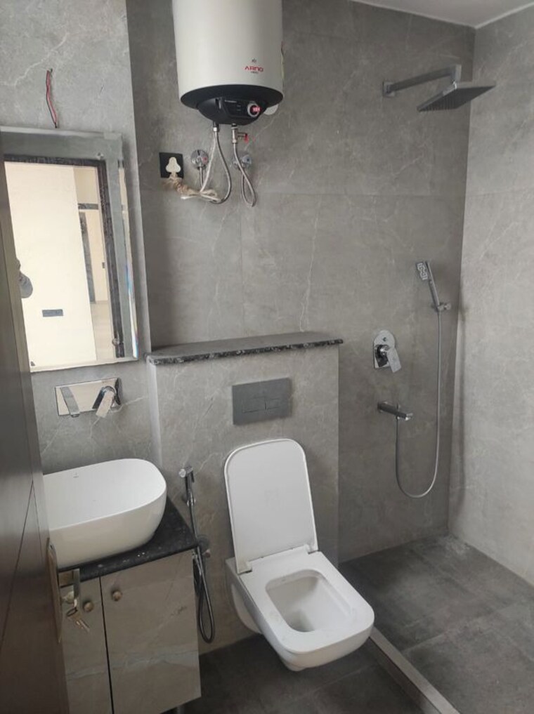 Bathroom, parsvnath-presidency 3.5 Bedroom 2600 Sq.Ft. Apartment In Sector 52 Gurgaon 10132840