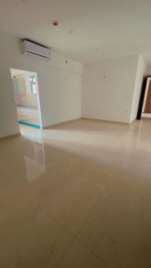 2 BHK Apartment For Rent in Eldeco Live By The Greens, Sector 150