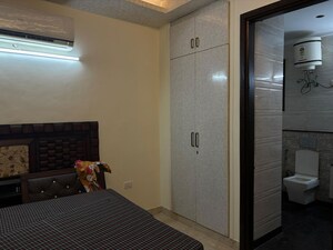 Room in 3 BHK Builder Floor at Ansal Sushant Lok I, Sector 43 – for Rent