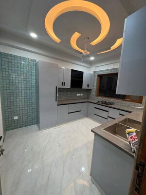 Kitchen in 3 BHK Builder Floor at Sector 46 – for Rent