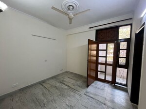 Room in 2.5 BHK Builder Floor at Bancourt Apartment, Sector 44 – for Rent