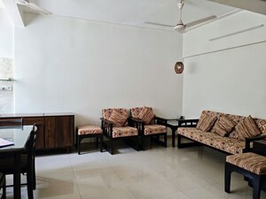 2 BHK Apartment For Rent in Mahim West