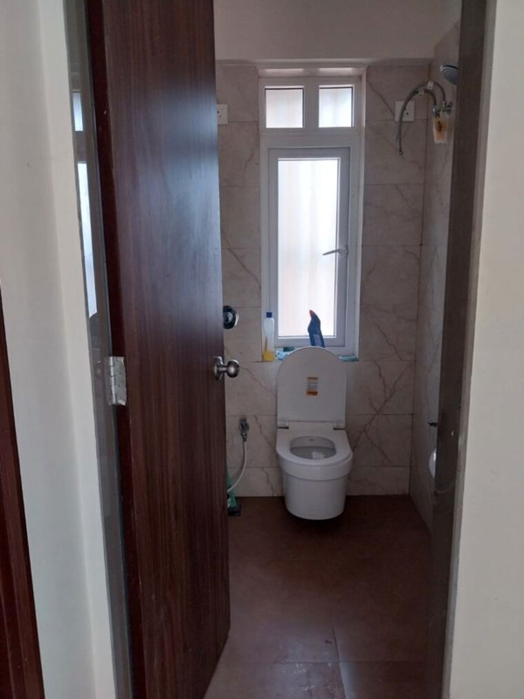 Bathroom, dadar west 2 Bedroom 735 Sq.Ft. Apartment In Dadar West Mumbai 10133304