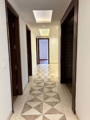 Building Lobby in 4 BHK Builder Floor at Sector 57 – for Rent