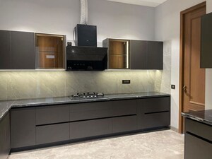 Kitchen in 4 BHK Apartment at Dlf City Phase 3 – for Rent