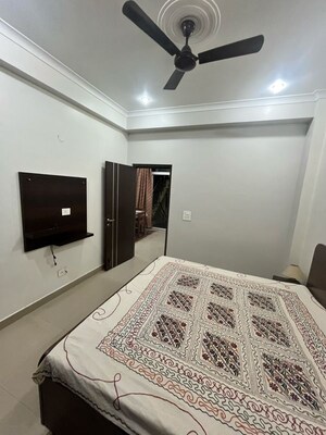 Bedroom in 2 BHK Builder Floor at Sector 43 – for Rent