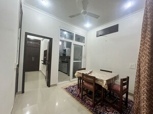 Living Room in 2 BHK Builder Floor at Sector 43 – for Rent