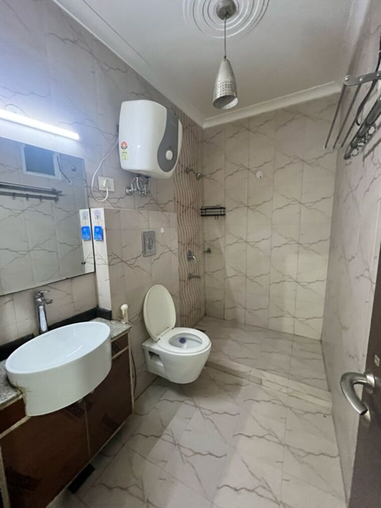 Bathroom, sector 43 2 Bedroom 1245 Sq.Ft. Builder Floor In Sector 43 Gurgaon 9954492