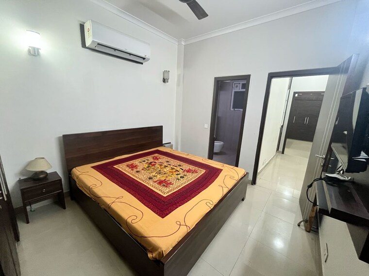 Bedroom, sector 43 2 Bedroom 1245 Sq.Ft. Builder Floor In Sector 43 Gurgaon 9954492