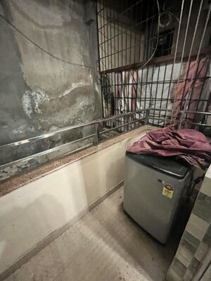 Kitchen in 2 BHK Builder Floor at Sector 43 – for Rent