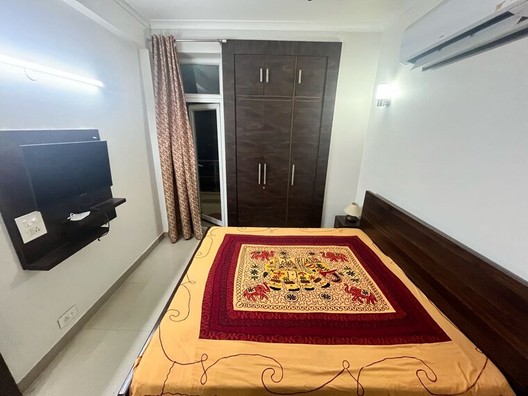Bedroom, sector 43 2 Bedroom 1245 Sq.Ft. Builder Floor In Sector 43 Gurgaon 9954492