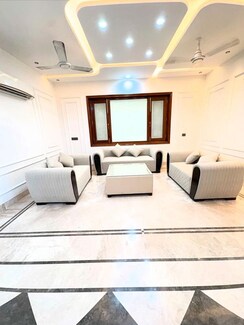 3 BHK + Servant Room Builder Floor For Rent in Sushant Lok I