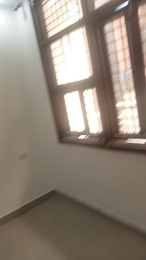 Room in 3 BHK Builder Floor at Mahavir Enclave 1 – for Sale