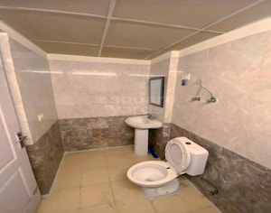 Bathroom in 2 BHK Builder Floor at Amrapali Vaishali, Vaishali Sector 3 – for Sale