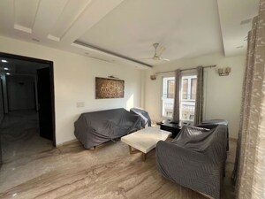 Living Room in 4 BHK Builder Floor at Unitech South City II, Sector 50 – for Rent