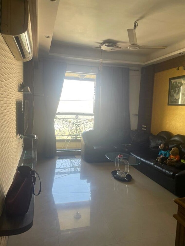 Living Room, lake-home 2.5 Bedroom 1200 Sq.Ft. Apartment In Powai Mumbai 10133846