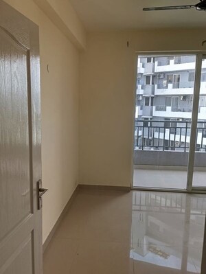 Room in 2 BHK Apartment at Ansal Height 86, Sector 86 – for Rent