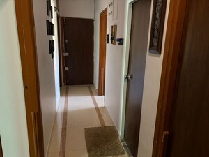  2.5 BHK Apartment at Bhanu Apartment, Juhu – for Sale