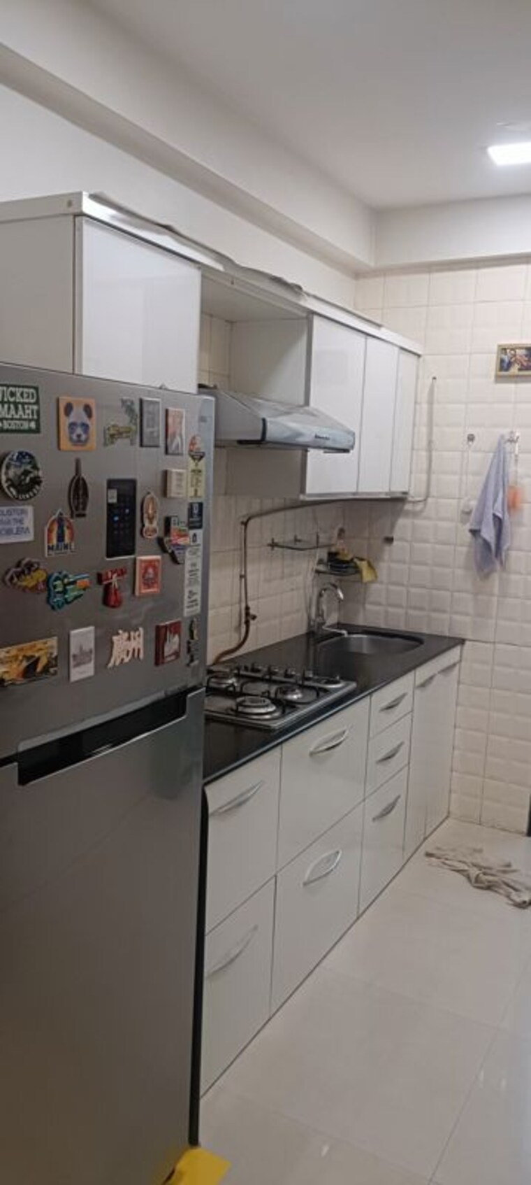 Kitchen, lake-pleasant 3 Bedroom 1500 Sq.Ft. Apartment In Powai Mumbai 10133903
