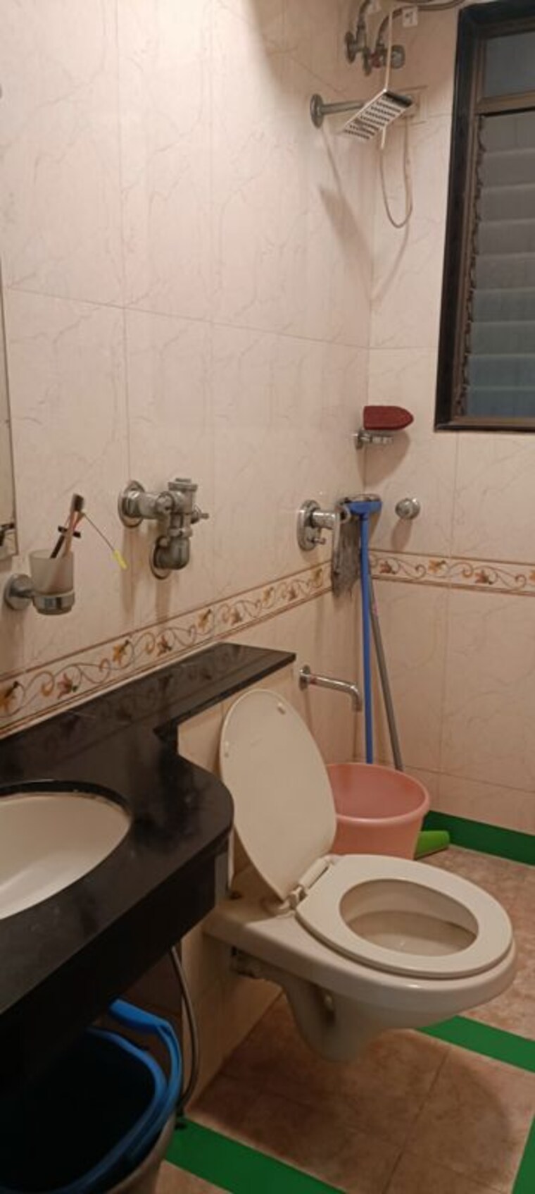 Bathroom, lake-pleasant 3 Bedroom 1500 Sq.Ft. Apartment In Powai Mumbai 10133903