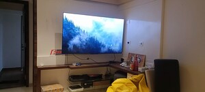 Furnished Amenities in 3 BHK Apartment at Lake Pleasant, Powai – for Rent