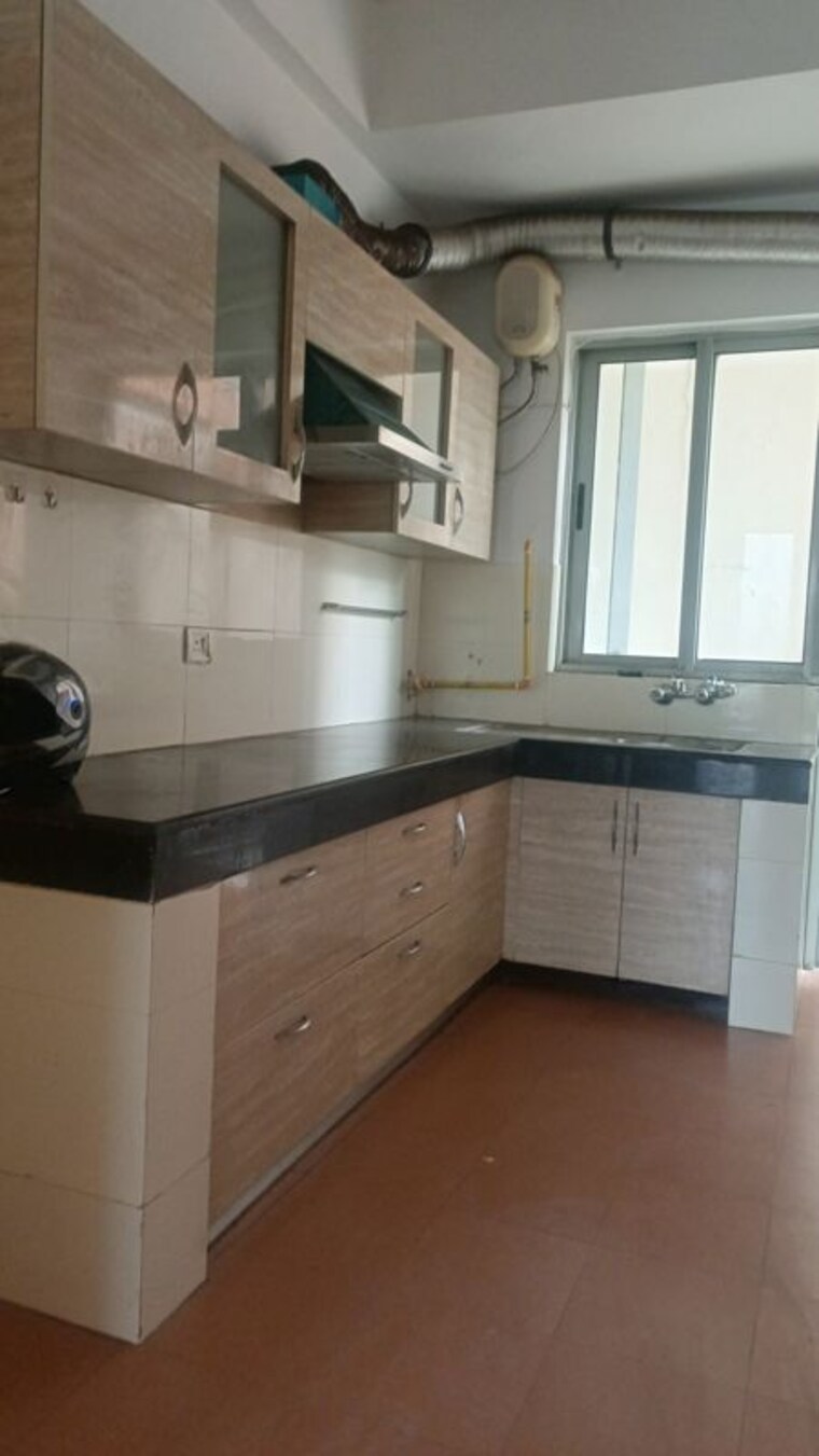 Kitchen, pioneer-park-phase-1 2 Bedroom 1300 Sq.Ft. Apartment In Sector 61 Gurgaon 10133974