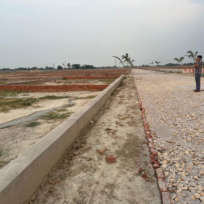 Plot For Sale in Jattari