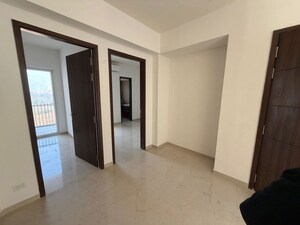 Room in 2 BHK Apartment at Smart World Orchard, Sector 61 – for Rent