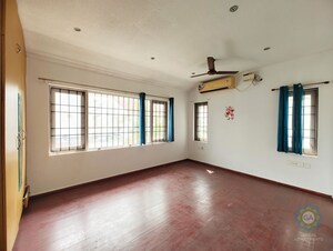 Room in 4 BHK Villa at Thoraipakkam – for Sale
