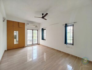 Room in 4 BHK Villa at Thoraipakkam – for Sale