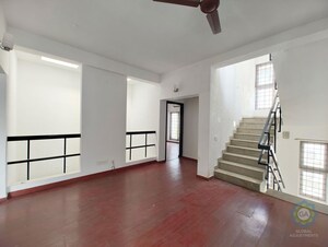 Room in 4 BHK Villa at Thoraipakkam – for Sale