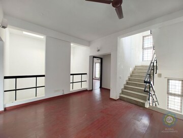 Room in 4 BHK Villa at Thoraipakkam – for Sale